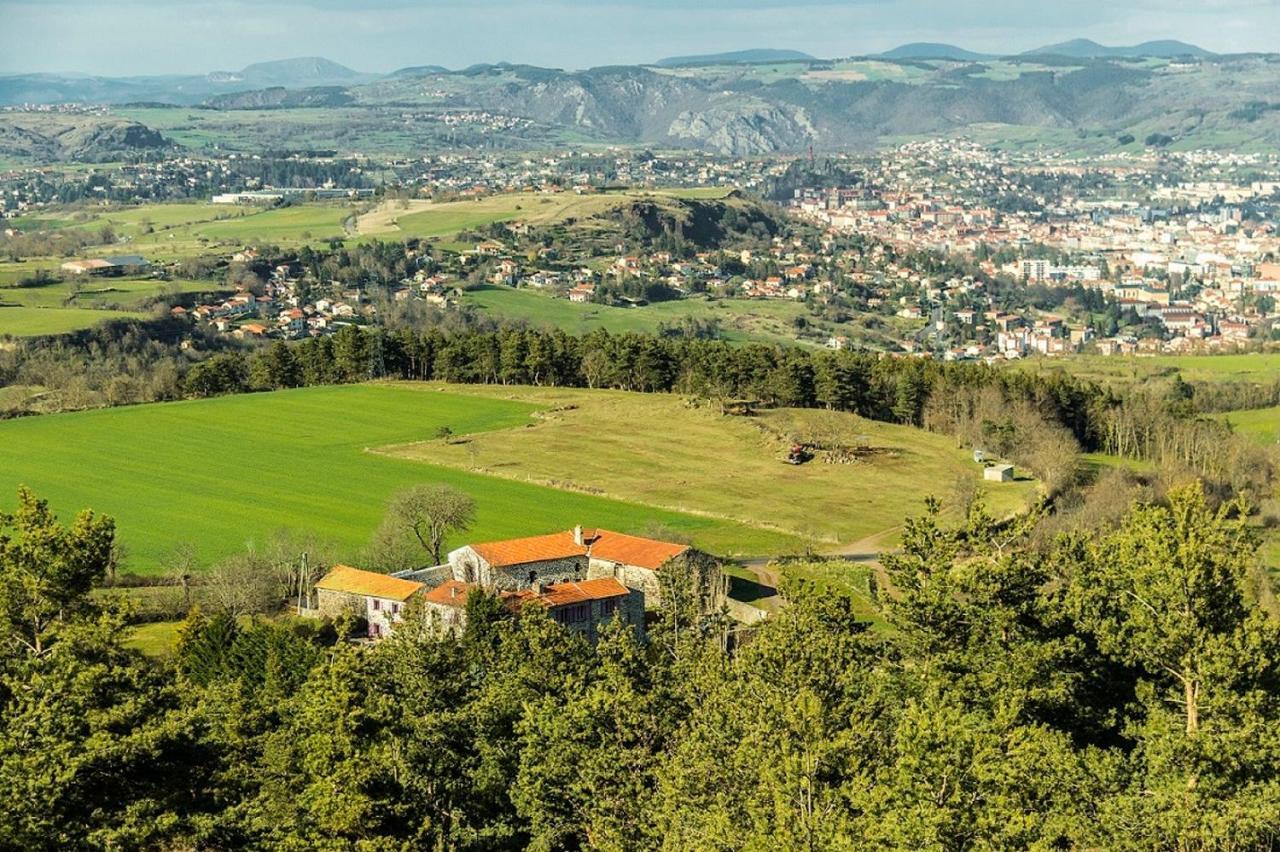 Domaine De Bauzit Bed & Breakfast Vals-pres-le-Puy ภายนอก รูปภาพ